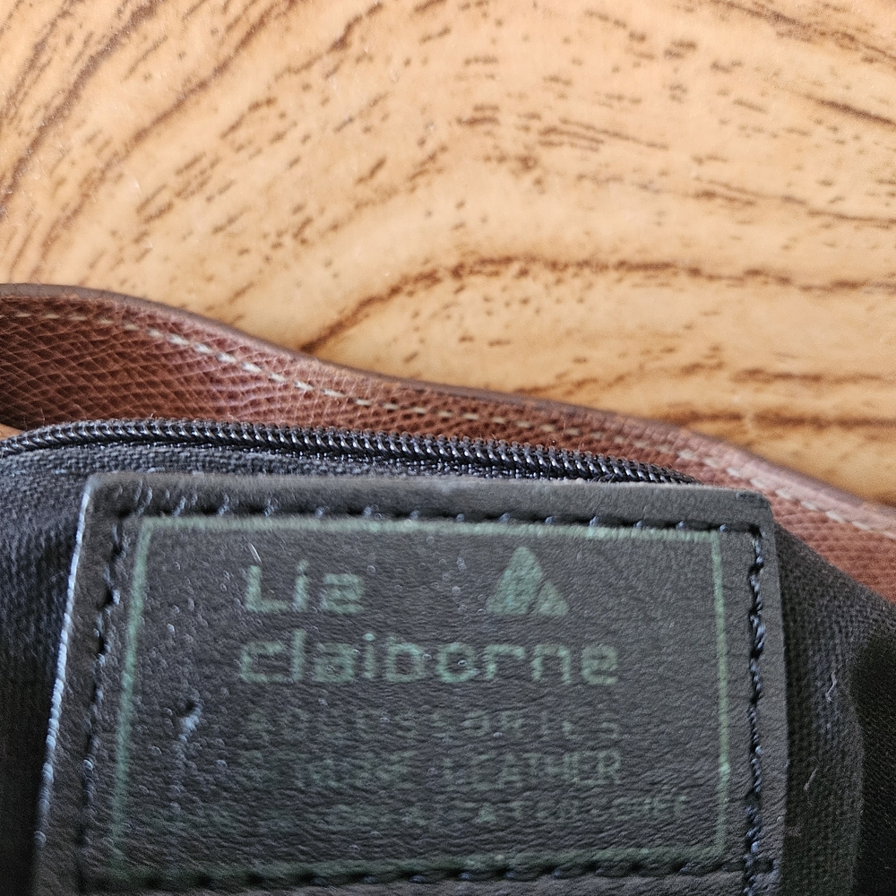 Liz Claiborne Vintage Black and Tan Shoulder Bucket Bag - Picture 9 of 11